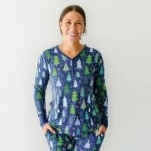 NIB Little Sleepies Blue Merry & Bright Holiday Trees Women's Pajama Top Small